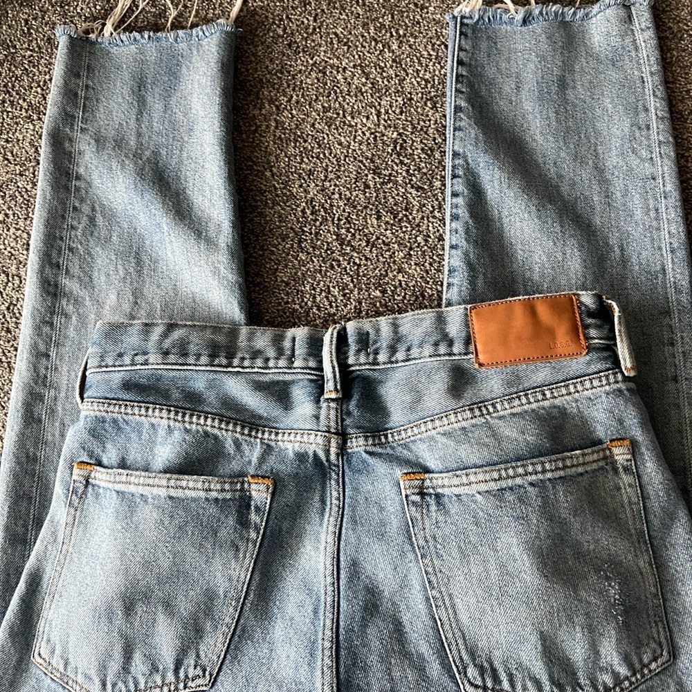 H&M Light Blue Tapered Jeans with Raw Edge - Picture 4 of 11